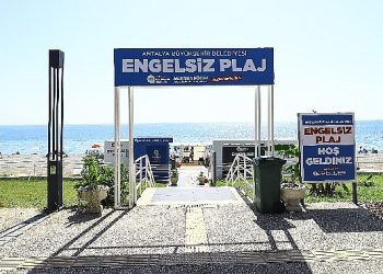 Manisiz Plaj turistlerin de gözdesi