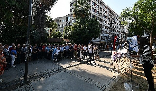 Merhum Akyarlı İzmir Kent Kurulu Parkı’nda anıldı
