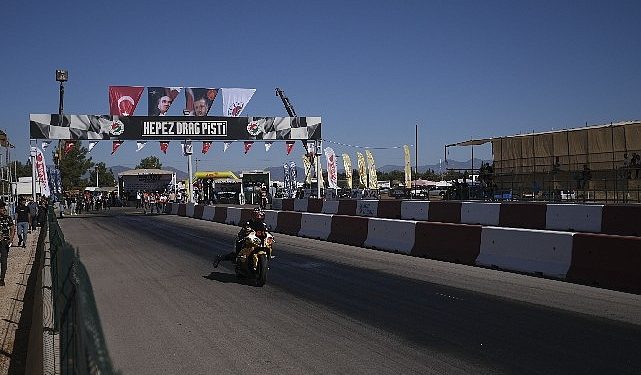 Motosiklette İki Yarış Birden