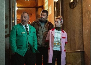 Netflix, Cem Yılmaz İmzalı Do Not Disturb için Fragmanı ve BİRİNCİ Görselleri Palaştı