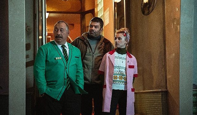 Netflix, Cem Yılmaz İmzalı Do Not Disturb için Fragmanı ve BİRİNCİ Görselleri Palaştı