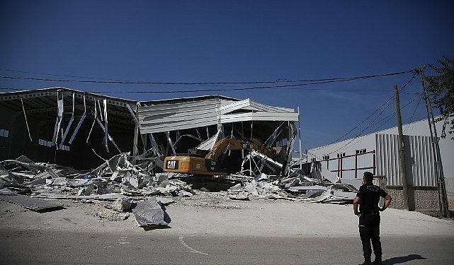 Nilüfer’de İki Kaçak Yapı Daha Yıkıldı