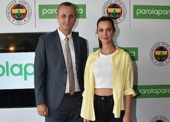 Oyuncuyum diyen tiyatro yapmalı