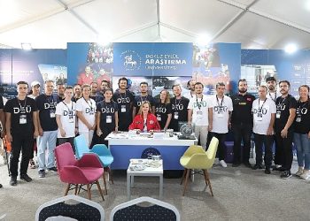 Rektör Hotar Teknofest’te: “Milli amaçlara gençlerimizin gücüyle ulaşacağız”