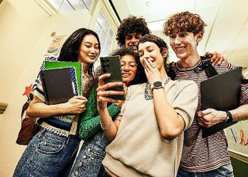 Samsung öğrenci ve öğretmenlere özel olarak akıllı telefon ve tablette Eylül ayı boyunca indirim uygulayacak