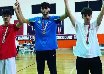 Seferihisar Belediye atletleri taekwondo arenasında parlıyor