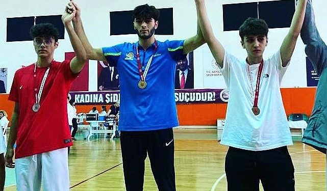 Seferihisar Belediye atletleri taekwondo arenasında parlıyor