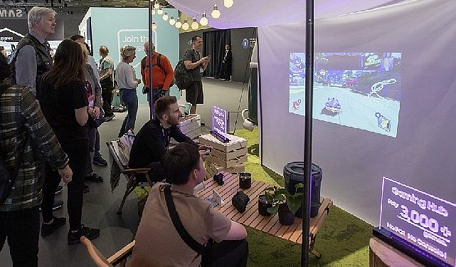 Taşınabilir Ekranlar Tekrar Tanımlanıyor: Samsung The Freestyle 2. Jenerasyon