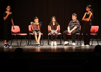 Tepecikli Gençlerden Tiyatro Şöleni