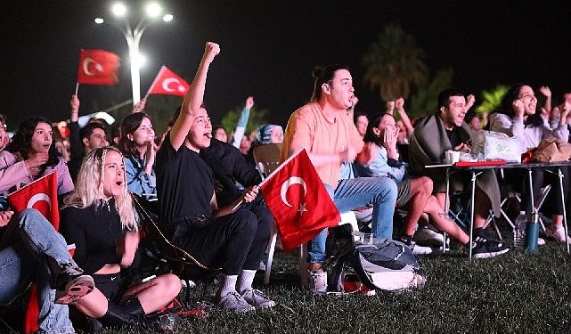 Ulusalların Avrupa şampiyonluğu Sekapark’ta coşkuyla kutlandı