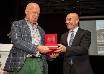 Ünlü İngiliz tarihçi Mansel: “Kitabım için geldiğim bu kente aşık oldum”