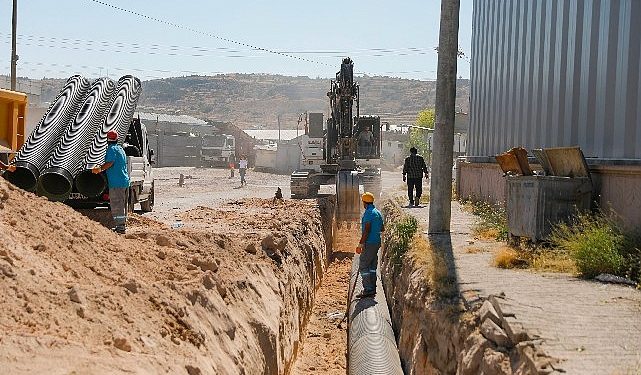 Yeni Sanayi ve Lale Sanayi sitelerinde sıcak asfalt serimi öncesi altyapı yenileniyor