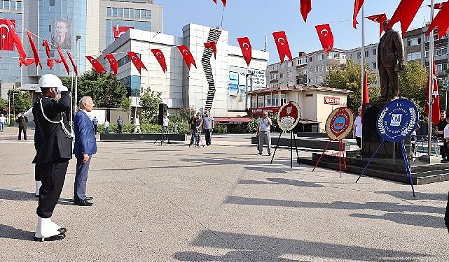 Zafer Bayramı Bayrampaşa’da merasimle kutlandı