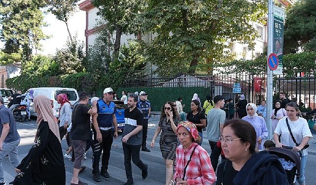 Zeytinburnu’nda Öğrenciler Zabıta Takımlarına Emanet