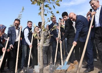 100. Yıl İmza Ormanı Fidan Dikme Merasimi Keçiören’de gerçekleştirildi