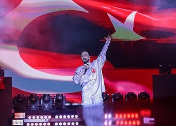 Antalya’da süper Cumhuriyet coşkusu