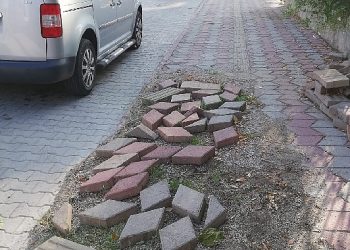Arslanbucak’ta Yol ve Kaldırım Tamiratı Yapılıyor