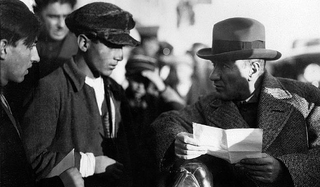 Atatürk’ün az bilinen fotoğraflarından oluşan “CUMHURİYETİN 100’ü” Standı Memorial Bahçelievler’de…