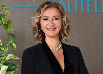 Aynada Görünen ‘Sen’ ile Barışık Olmak