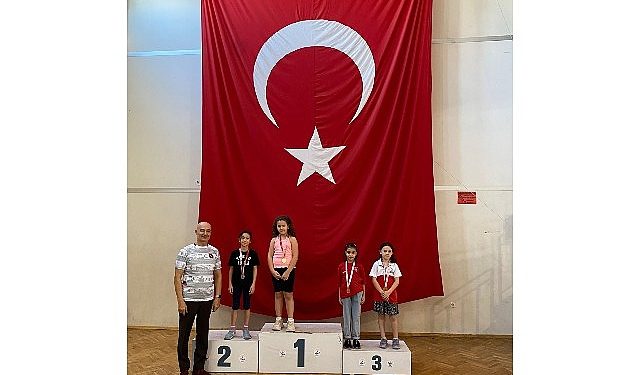 Badminton’da Bayraklı farkı!