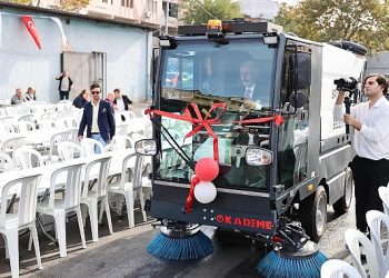Bayrampaşa ‘yeni teknoloji’ ile temizleniyor