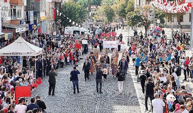 Bergama’da Cumhuriyet Bayramı coşkuyla kutlandı