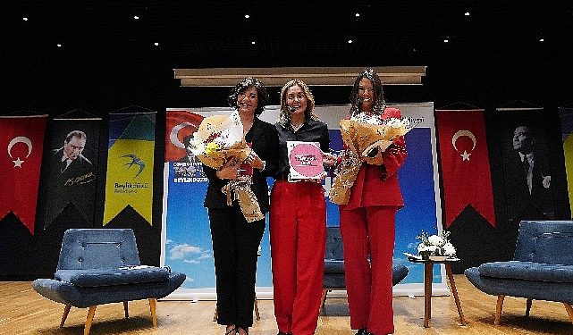 Beylikdüzü cumhuriyet ve bayan söyleşine ağır ilgi