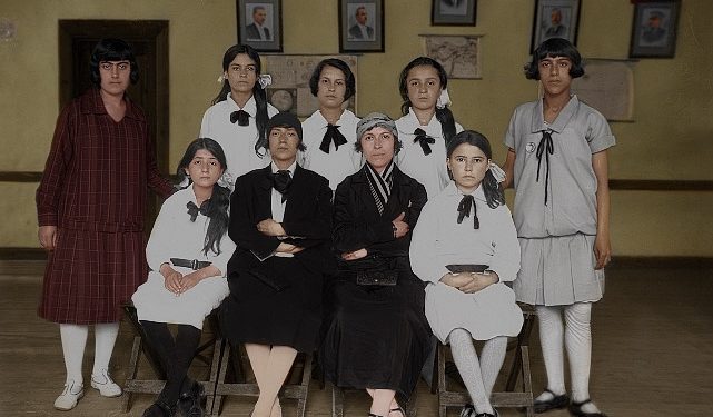 Bilkom Cumhuriyet’in Birinci Yıllarına İlişkin Görülmemiş Fotoğrafları Geleceğe Taşıyor