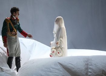 Bir Rus Edebiyatı Klasiğiİ, Tolstoy’un Savaş ve Barış’ı Kent Tiyatroları’nda