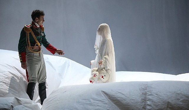 Bir Rus Edebiyatı Klasiğiİ, Tolstoy’un Savaş ve Barış’ı Kent Tiyatroları’nda