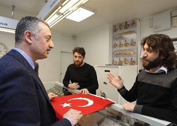 Büyükşehir 20 bin Türk Bayrağı dağıtacak