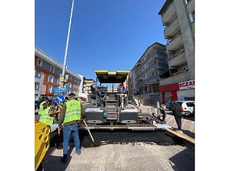 Büyükşehir Belediyesi, Derince Sırrıpaşa Vatan Caddesinin üstyapısını yeniliyor