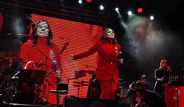 Çeşme, Cumhuriyet’in 100. Yaşını Coşkuyla Kutluyor!