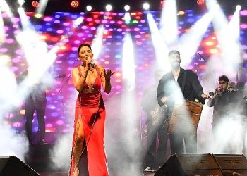 Çiğli’de Cumhuriyet Coşkusu Melek Mosso ile Tepe Yaptı