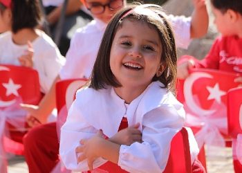 Cumhuriyet bayramı aydın büyükşehir belediyesi’nin çocuk gelişim merkezlerinde coşkuyla kutlandı