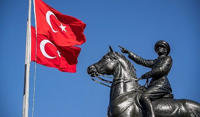 Cumhuriyet coşkusu İzmir’in her yerine yayılacak