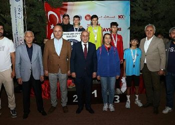 Cumhuriyetin 100. Yılına Özel Laser Run Yarışları Atatürk Botanik Bahçesi’nde düzenlendi