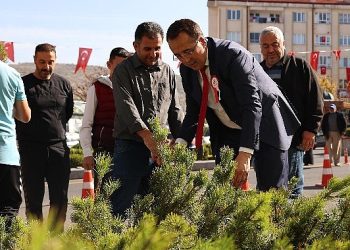 Cumhuriyet’in 100. Yılında 100 bin fidan dağıtıldı