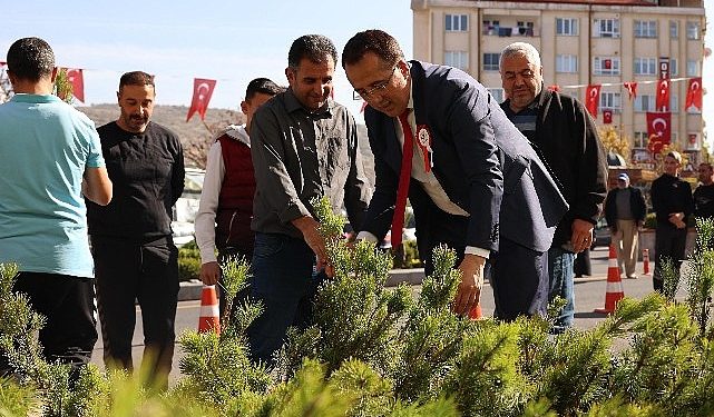 Cumhuriyet’in 100. Yılında 100 bin fidan dağıtıldı