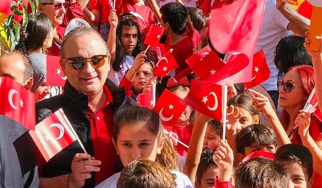 Cumhuriyet’in yüzleri 29 ekim’i coşkuyla kutladı