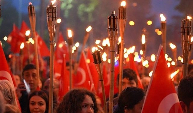 Cumhuriyet’in yüzü ayvalık’ta ATATÜRK türkiyesi’ne yakışır kutlamalar…