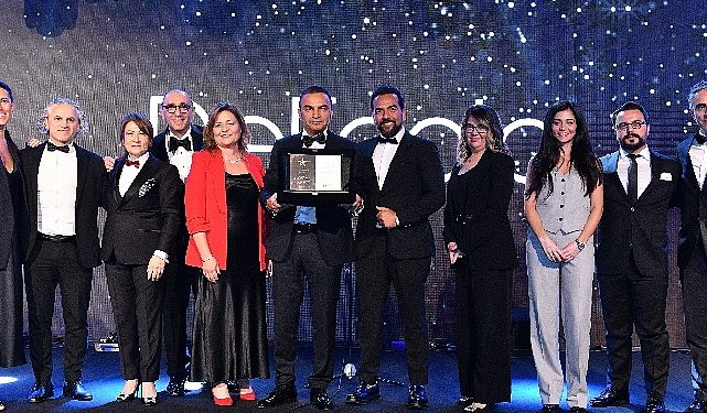 DeFacto ‘Cumhuriyet Bedellerini Taşıyan Marka’ Seçildi