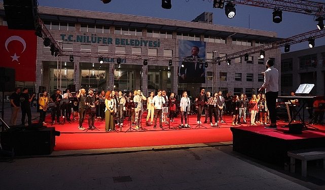 Dev Orkestradan Unutulmaz Cumhuriyet Konseri