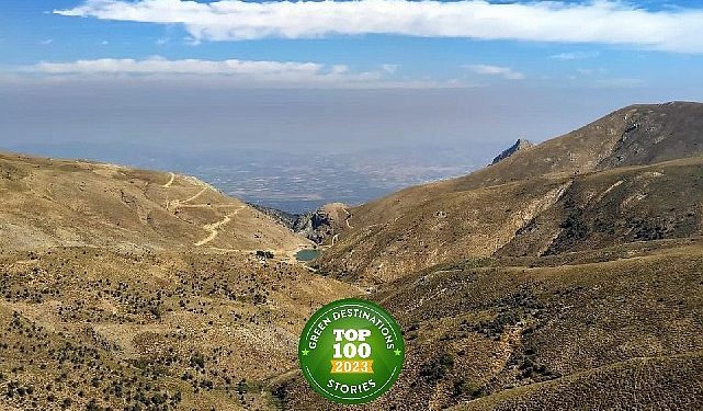 Efeler Yolu, En Düzgün 100 Kıssa listesinde