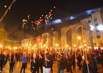 Efes selçuk cumhuriyetin 100 yılını coşkuyla kutladı