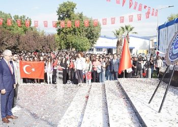 Ege Üniversitesinde “Cumhuriyetin 100 Yılı Anıtı” merasimle açıldı