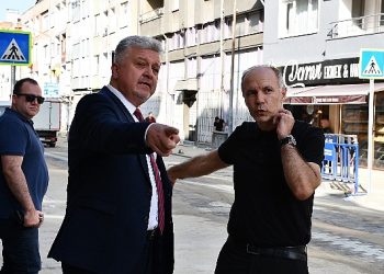 Emrullah Efendi Caddesi Yenilenmiş Yüzüyle Trafiğe Açıldı