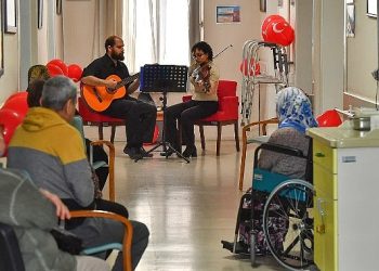 Eşrefpaşa Hastanesi’nin koridorları 100. yıl coşkusuyla renklendi