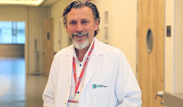 Estetik ameliyatlara karşın vücutlarından şad değiller