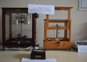 EÜ’de “Cumhuriyet Periyodunda Temel Bilimlerde Kullanılan Tarihi Cihazlar” Standı